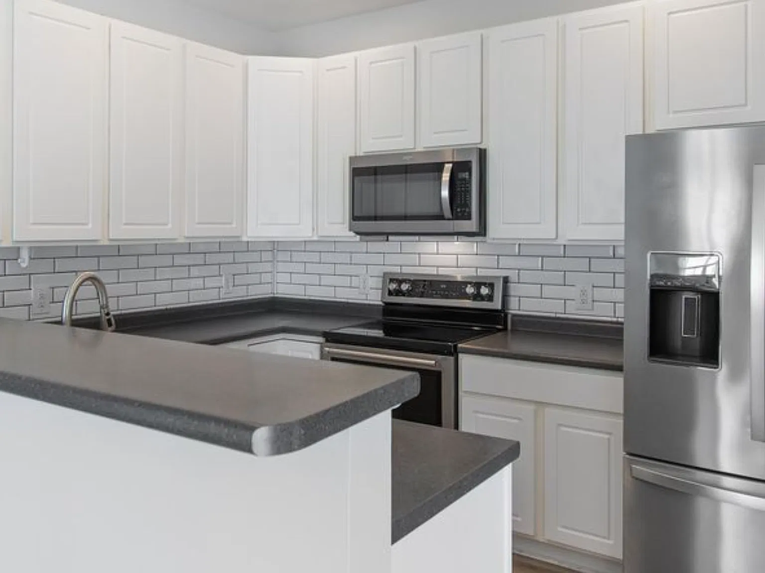 3 bed, 1364 sqft, $1,700 — Photo 1
