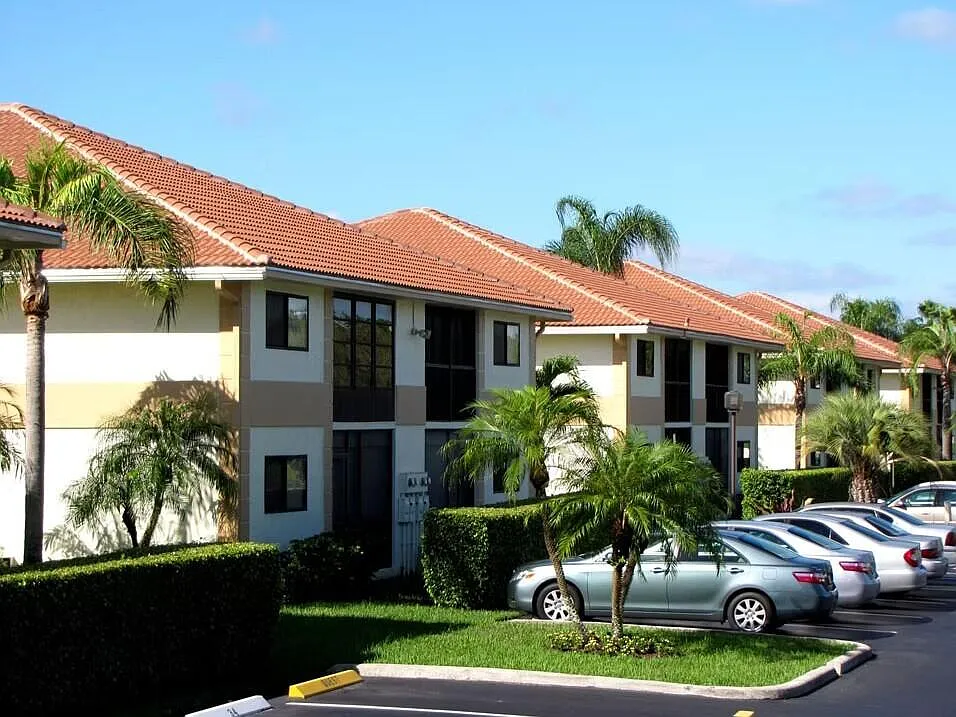 15217 Lakes Of Delray Blvd #107
