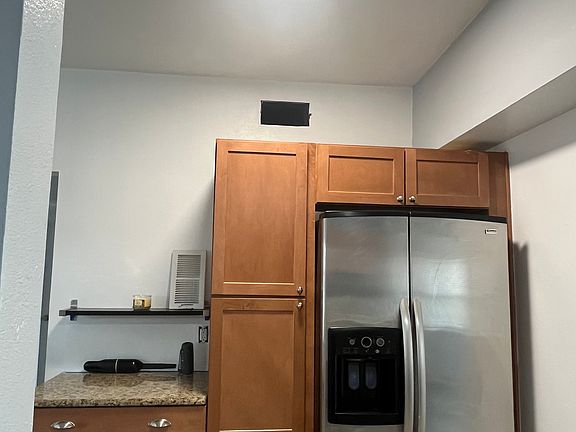 3rd image of 514 Romano Ave