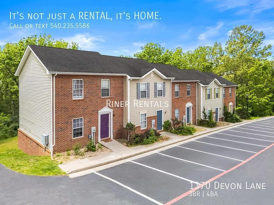 1370 Devon Ln