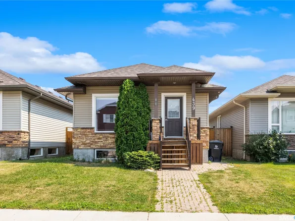 439 Coad Manor, Saskatoon, SK S7R 0C6