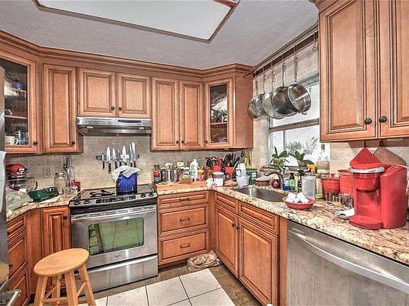 5th image of 1429 SE 13th St