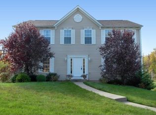 1500 Squire Ridge Dr, Sewickley, PA 15143