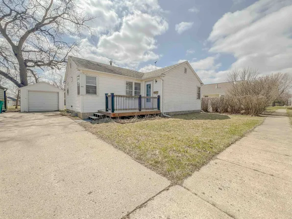 1107 11th St, Milford, IA 51351