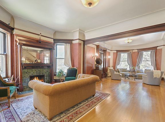 5th image of 1036 W Garfield Blvd