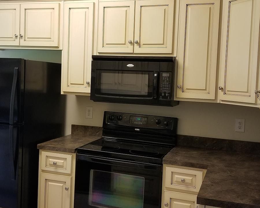 2nd image of 2107 Reserve Ln