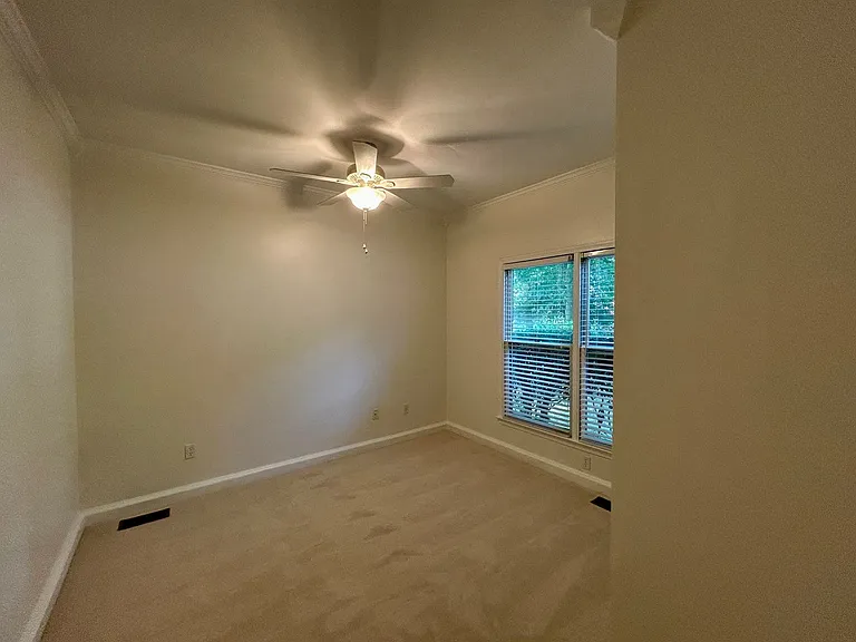 1520 Crawford Wood Dr — Photo 14
