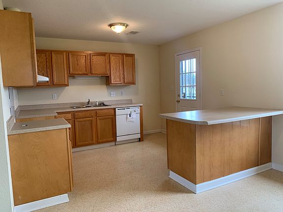 3rd image of 2708 Red Haven Dr