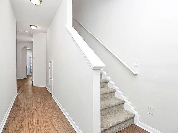 2nd image of 13422 Erwin Rd