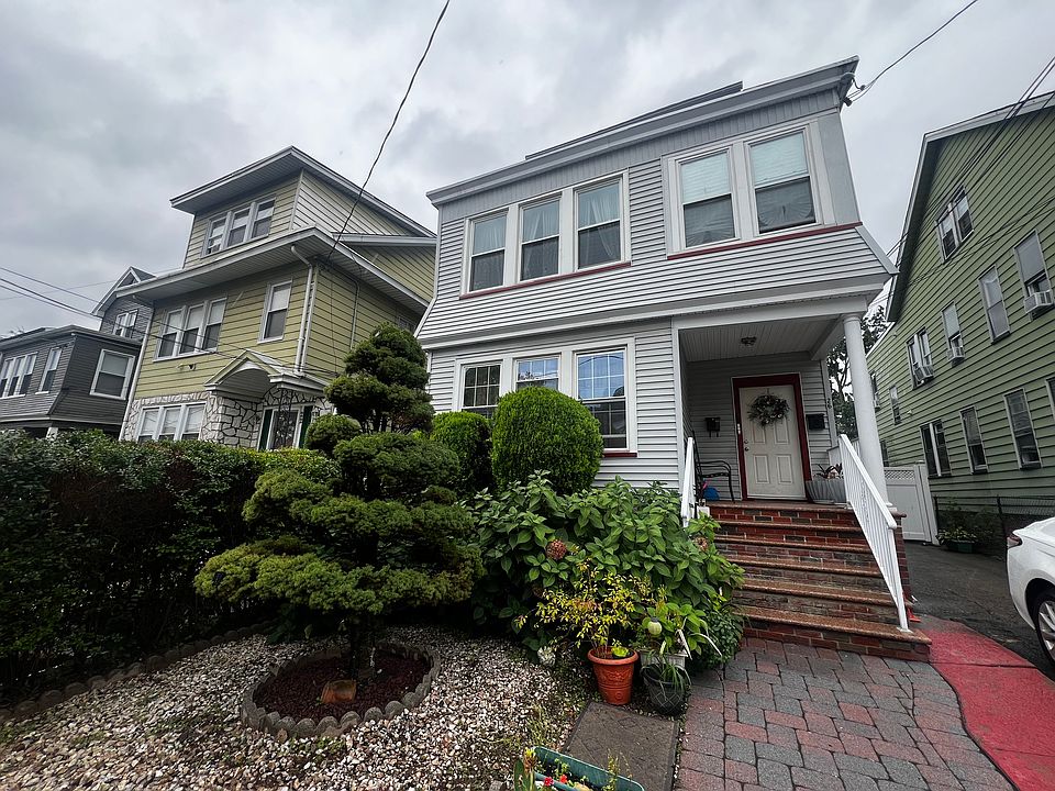 EXTERIOR - WELCOME HOME!