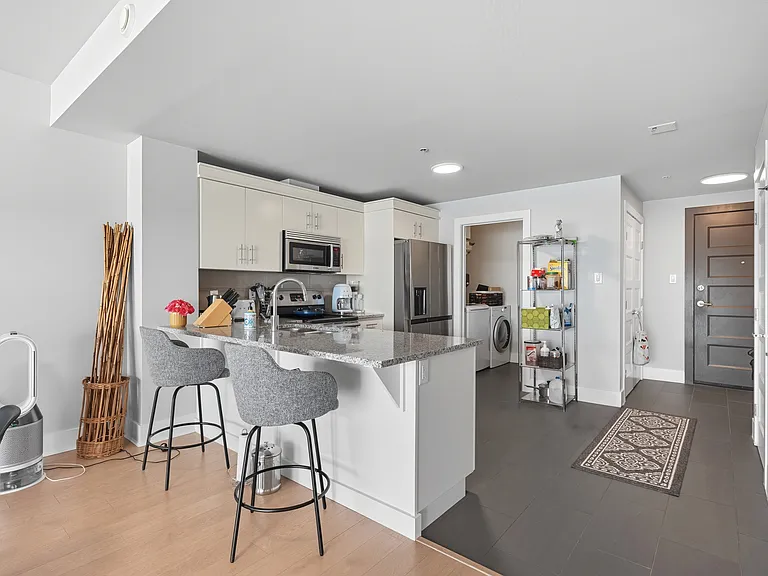 15 Kings Wharf Pl #501 — Photo 8