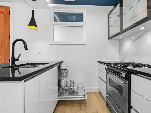 10 Lexington Avenue image 7 of 15