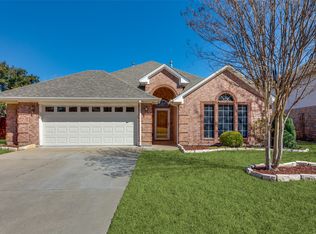 819 Huebner Way, Burleson, TX 76028