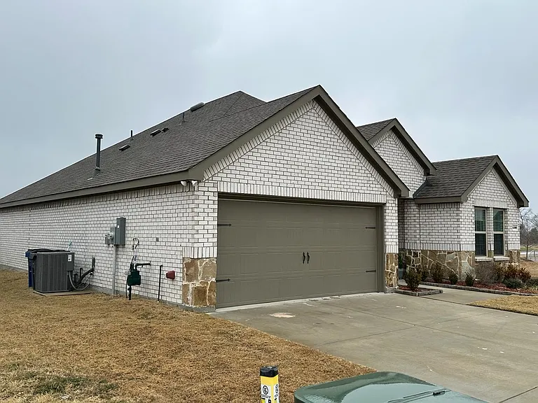 1200 Misty Brook Dr — Photo 3