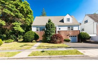 422 Palmer Rd, Yonkers, NY 10701