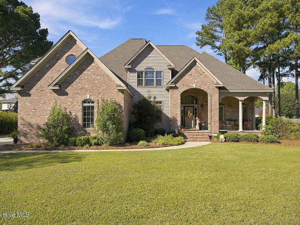 1st image of 3109 Edinburgh Drive NW
