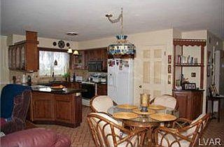 3rd image of 1356 Camelot Dr