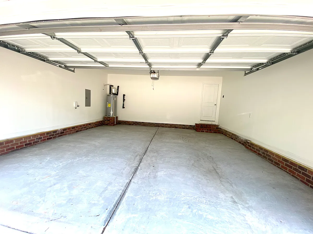 Building Photo - 237 Hudson Dr
