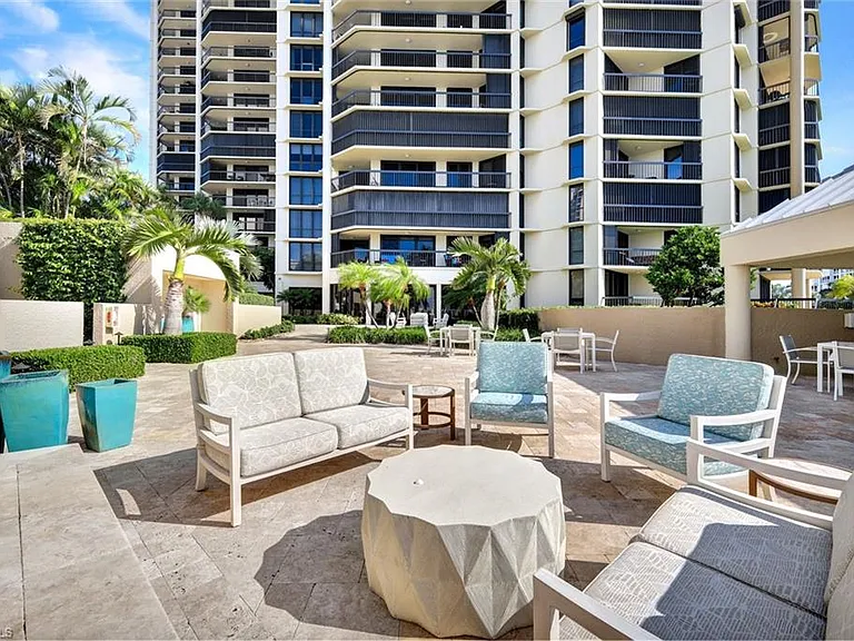 4551 Gulf Shore Blvd N #505 — Photo 29