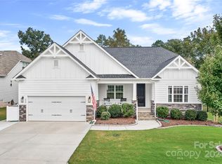 420 Broadleaf Dr, Denver, NC 28037