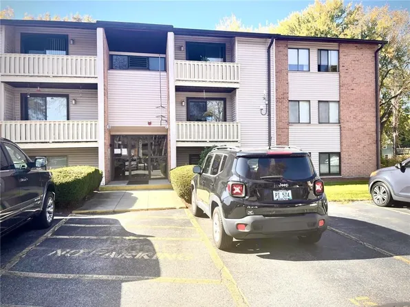 1143 Hartford Ave APT 6B, Johnston, RI 02919