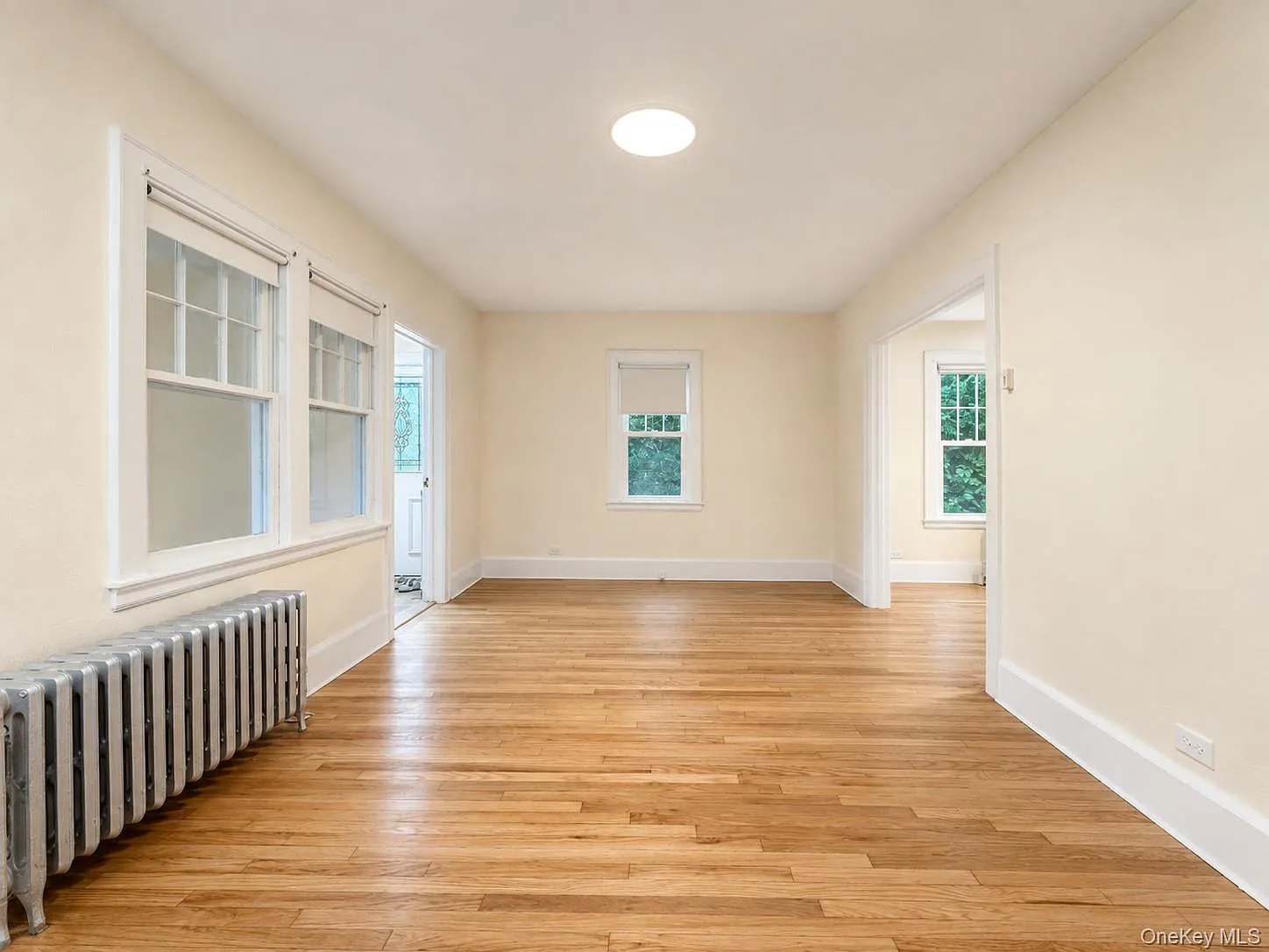 3 bed, 1.0 bath, 1243 sqft, $3,800 — Photo 3