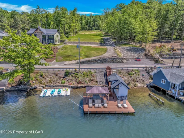 863 Lakeside Dr, Harveys Lake, PA 18618