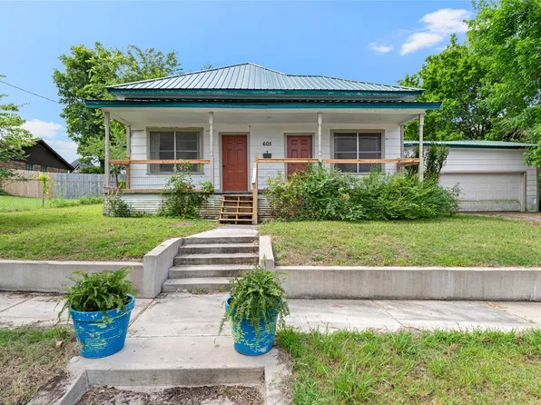 605 W Main St, Honey Grove, TX 75446