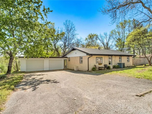 1280 Coler Dr, Pea Ridge, AR 72751