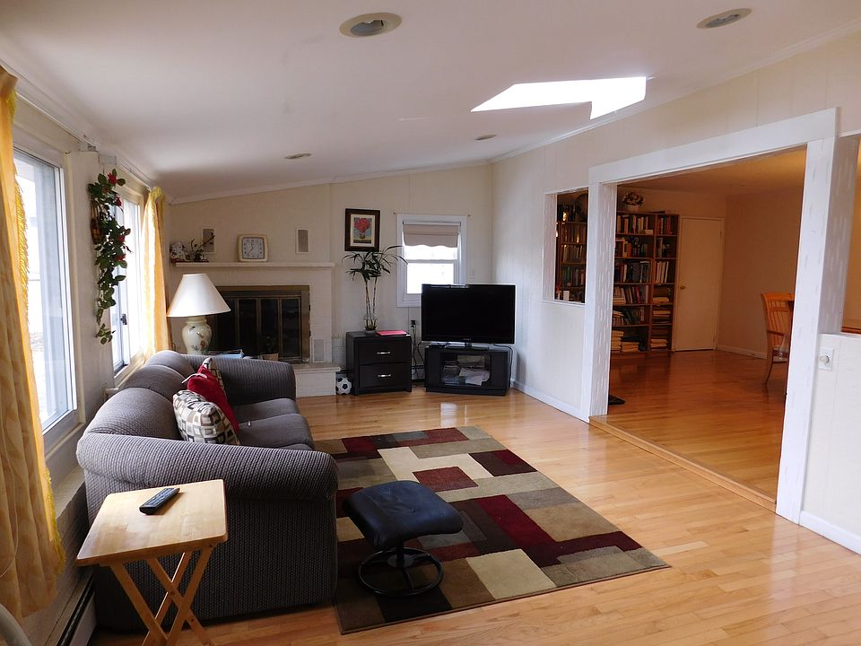 2nd image of 27 Carmello Dr