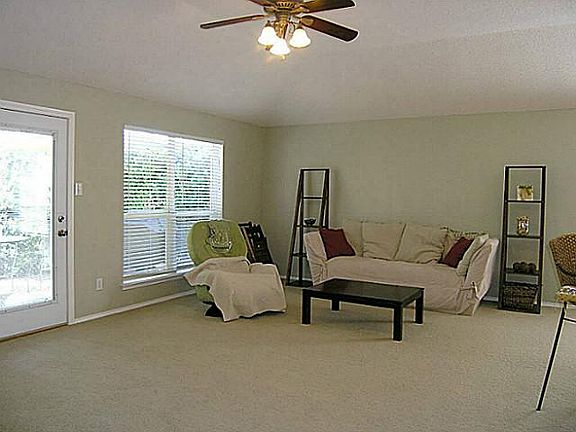 3rd image of 805 Ogden Dr