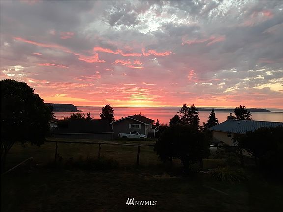 Breathtaking colors grace the sky all year round.