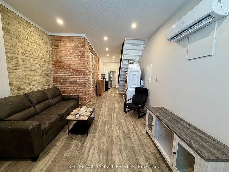 537 Talbot St #11 — Photo 10