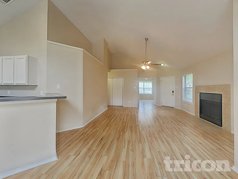 2033 Feather Ln — Photo 6