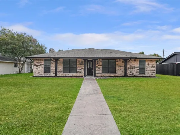236 Charles St, Desoto, TX 75115