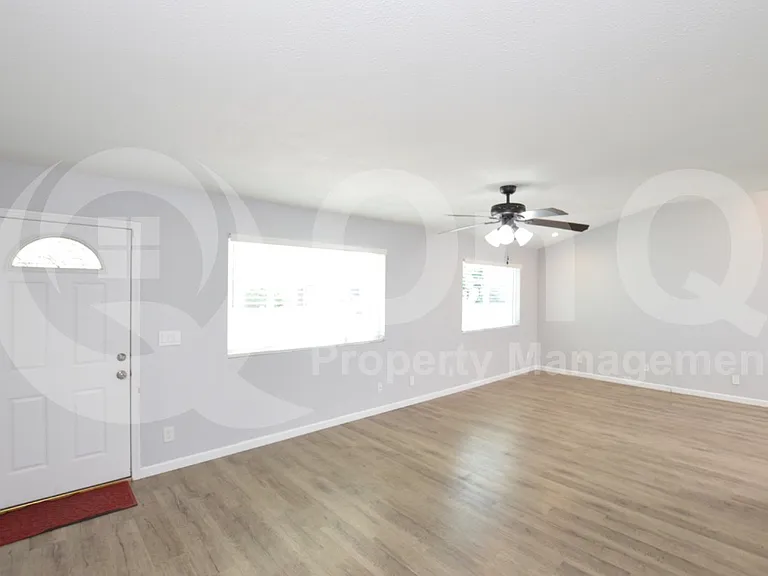 7424 E Polk St — Photo 7