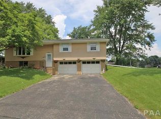 419 N Longbow Dr, Peoria, IL 61604