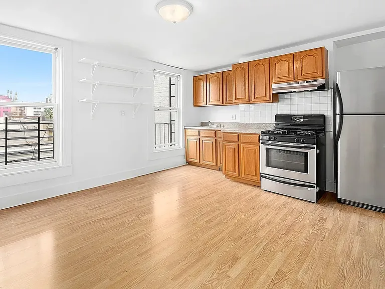 10-13 47th Ave #3 — Photo 1