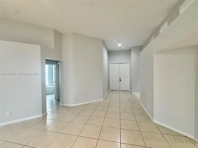 2525 Bay Pointe Ct — Photo 12