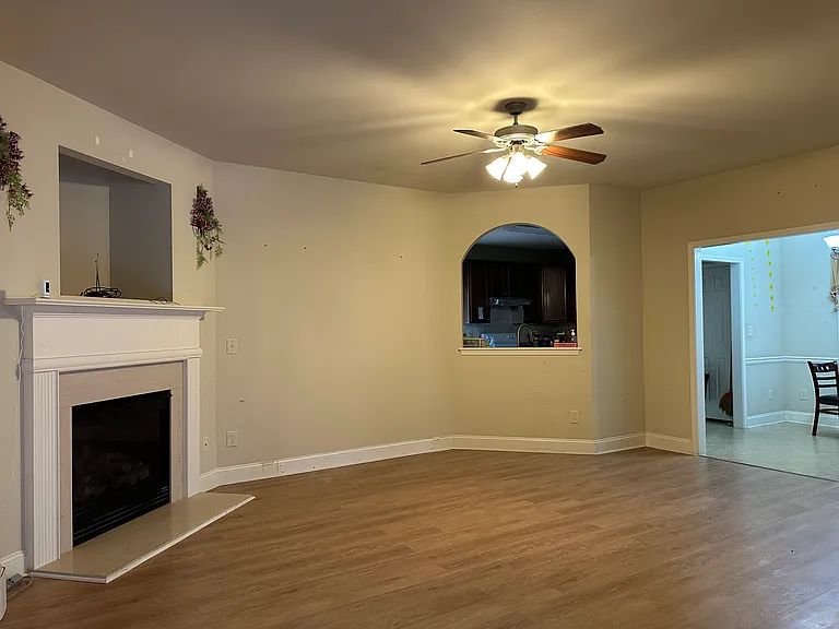 6291 Crestgate Ln — Photo 4