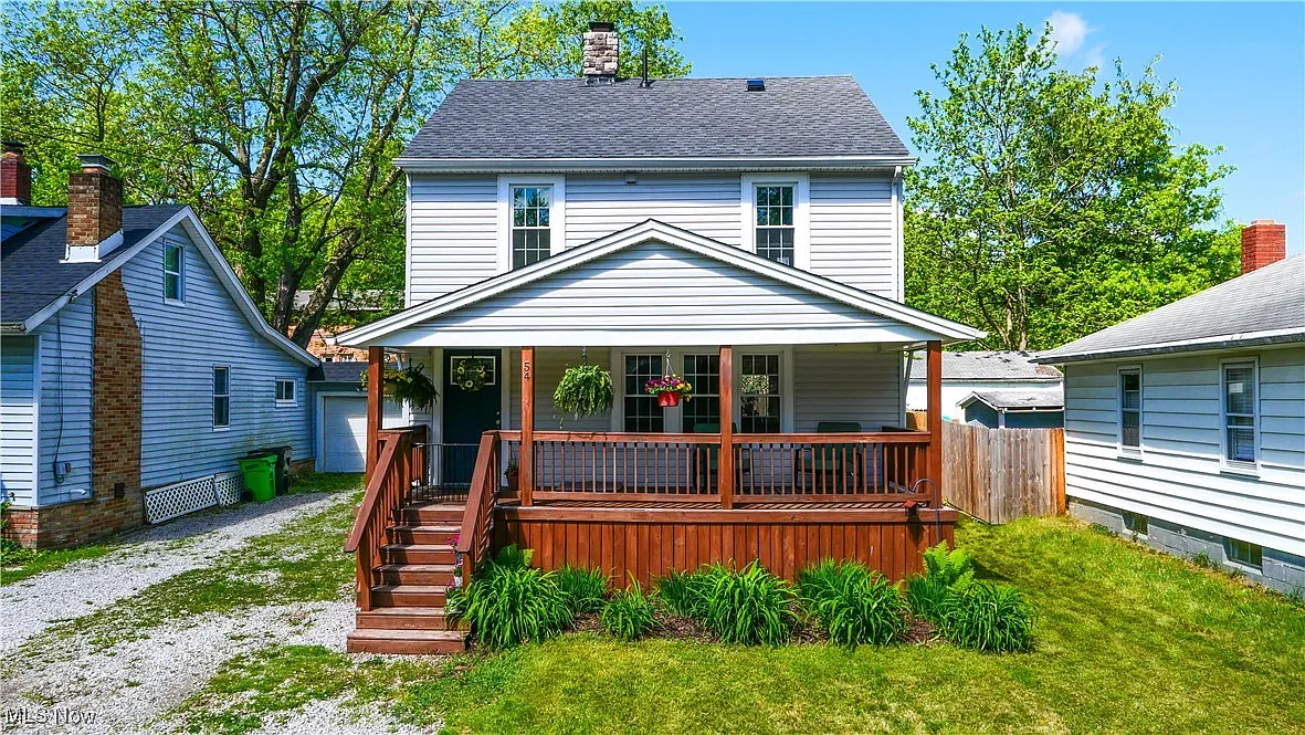 54 Marion Ave photo 1