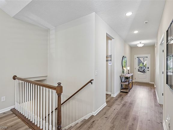 5th image of 4677 Yellow Birch Cir