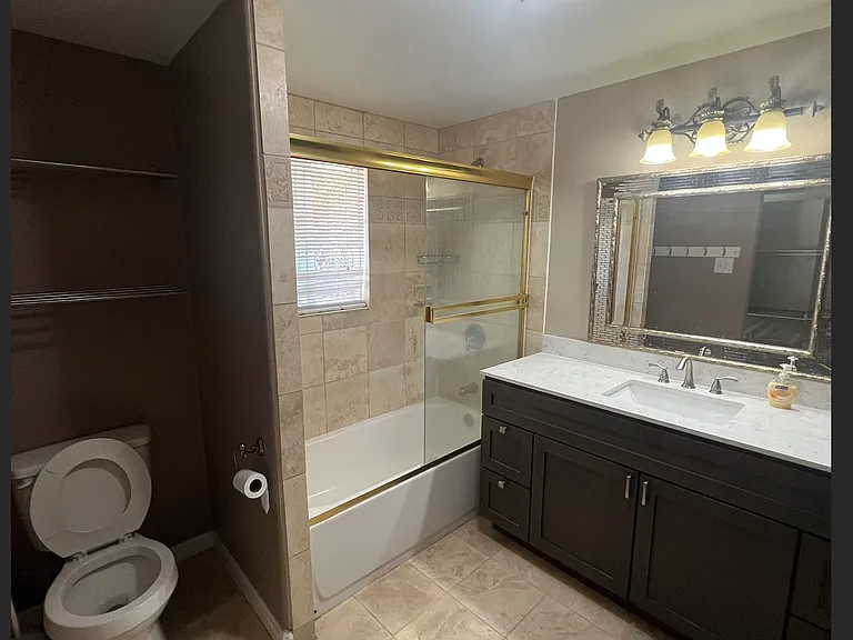 509 Corona Ave — Photo 5