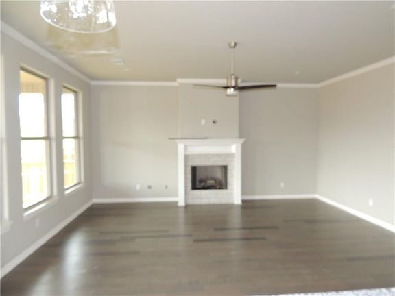 4th image of 150 Sicily Dr