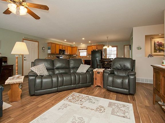 4th image of 110 Bear Creek Ct