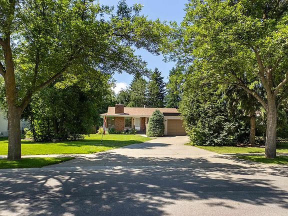 2nd image of 84 Larose Dr