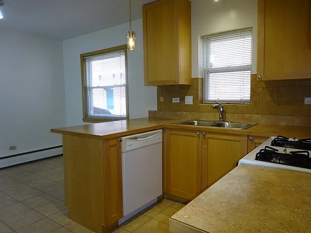 2 bed, $1,775 — Photo 2