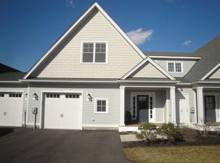 12 Oakwood Ln, Rhinebeck, NY 12572