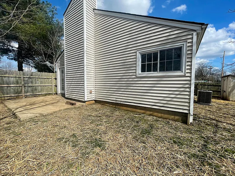 208 Shadow Wood Pl — Photo 10
