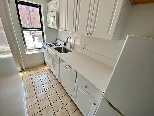 Rented by J PRESTON AND ASSOCIATES INC | media 11